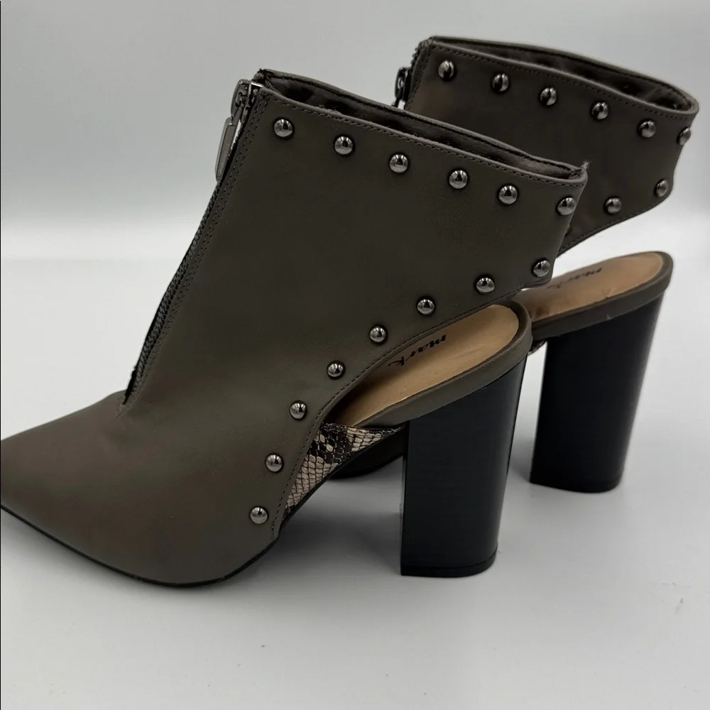 Mark Open Heel Booties gray upper stud accents zipper closure block heel Size 7